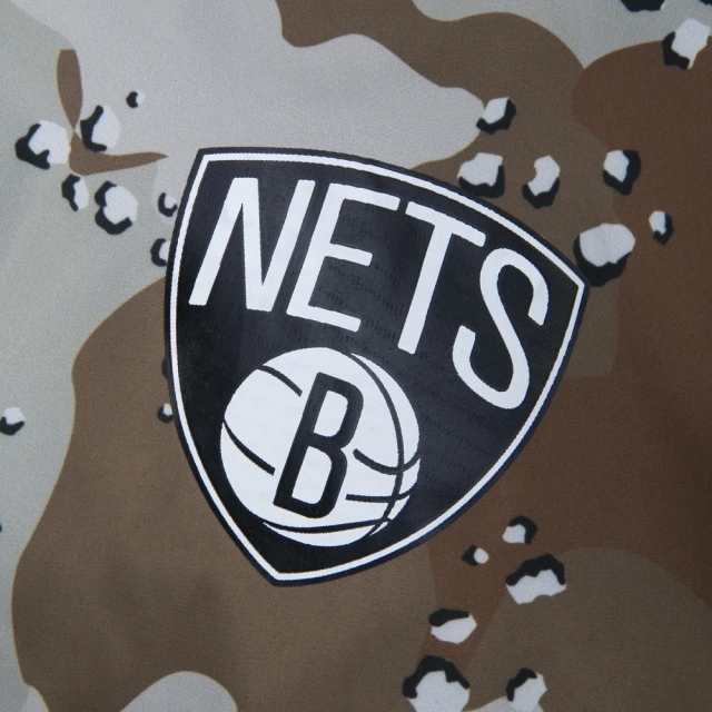 Jaqueta Corta Vento (Windbreaker) Desert Camo Brooklyn Nets NBA