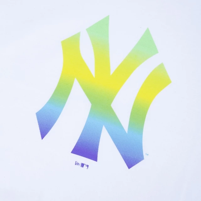 Camiseta Regular New York Yankees Action Winter Sports