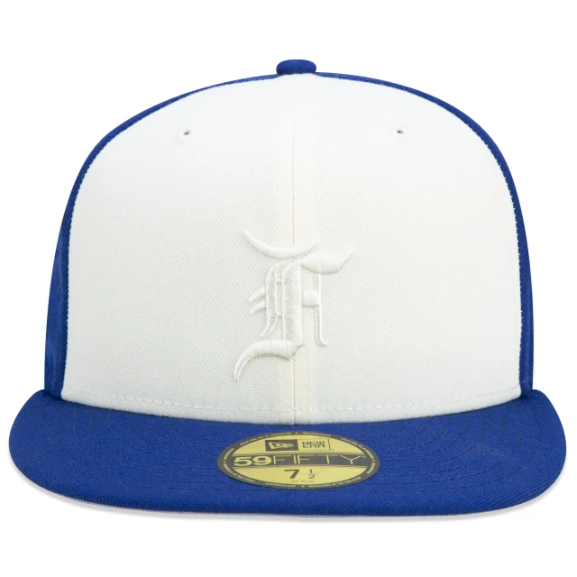 Boné 59FIFTY Fitted Essentials Fear Of God Aba Reta Azul Branco
