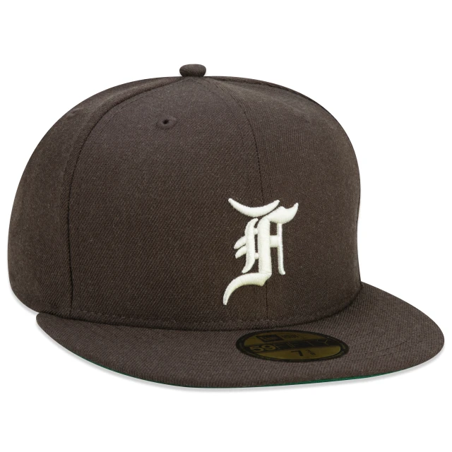 Boné 59FIFTY Fitted Essentials Fear Of God Aba Reta Marrom
