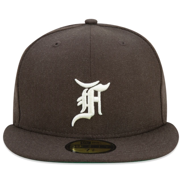 Boné 59FIFTY Fitted Essentials Fear Of God Aba Reta Marrom
