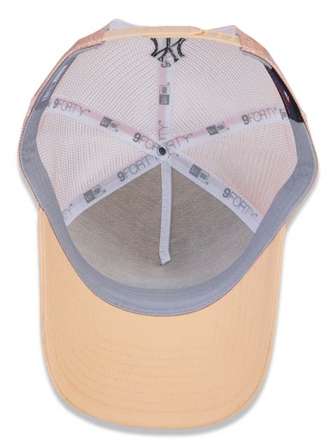 Boné Feminino 9FORTY A-Frame Aba Curva Ajustável MLB New York Yankees League