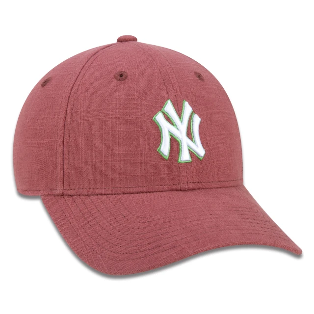 Boné Feminino 9FORTY Snapback MLB New York Yankees Aba Curva Vermelho Escuro