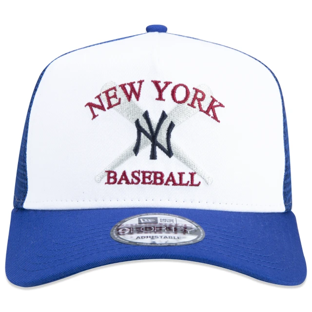 Boné 9FORTY A-Frame Trucker Snapback MLB New York Yankees Core Aba Curva Branco/Azul