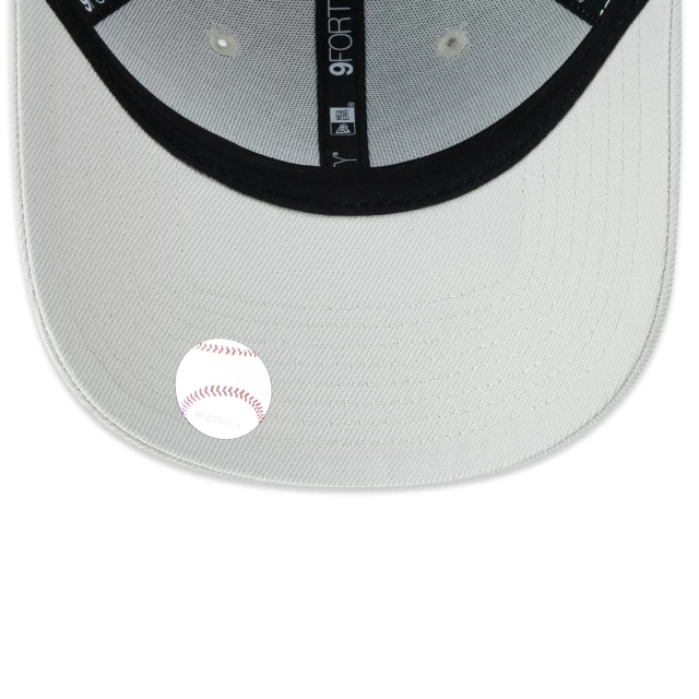 Boné 9FORTY Snapback MLB New York Yankees Mini Logo Aba Curva