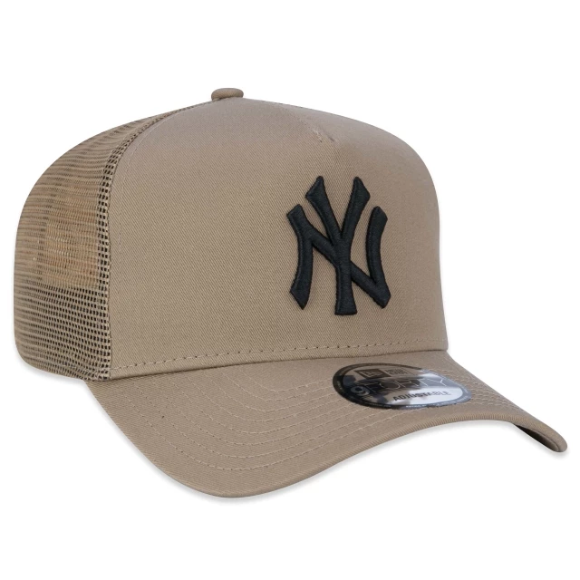 Boné 9FORTY A-Frame Trucker Snapback MLB New York Yankees Aba Curva Cáqui