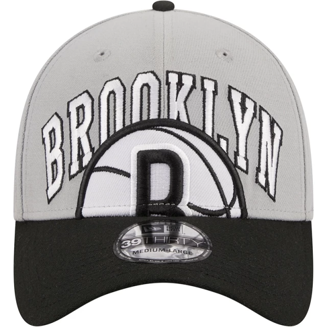 Boné 39THIRTY Stretch Fit Brooklyn Nets NBA Tip-Off 2023