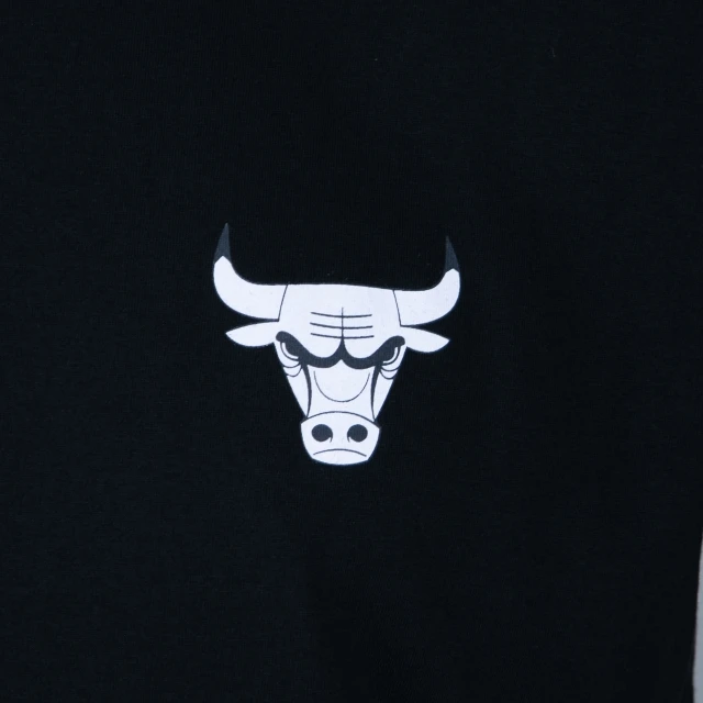 Camiseta Black Pack NBA Chicago Bulls Manga Curta Preta