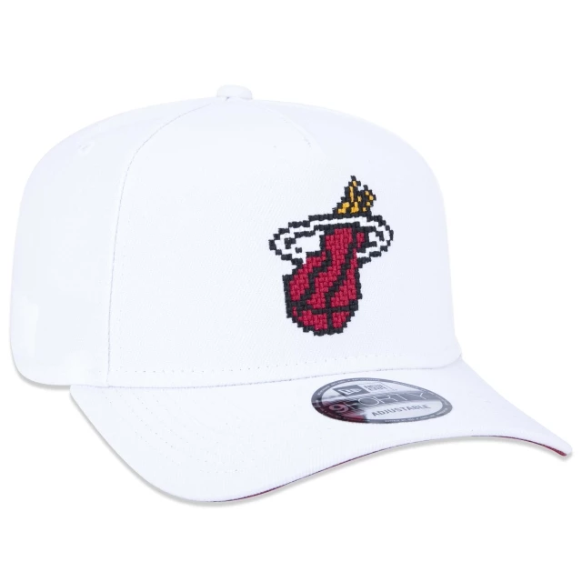 Boné 9FORTY A-Frame Snapback NBA Miami Heat Tecnologic Aba Curva Branco