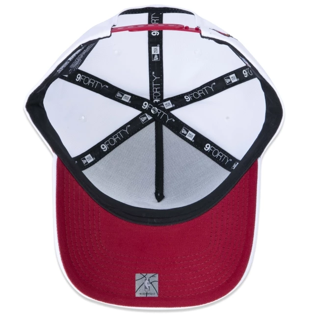 Boné 9FORTY A-Frame Snapback NBA Miami Heat Tecnologic Aba Curva Branco