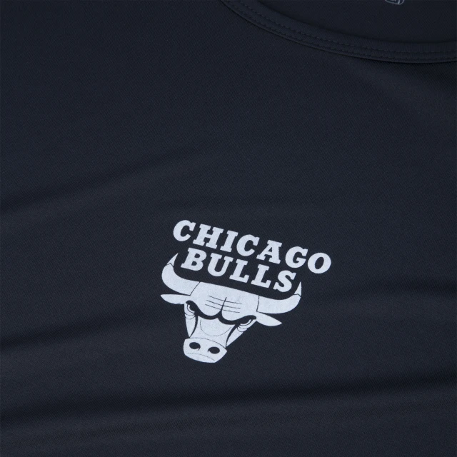 Camiseta Performance NBA Chicago Bulls Manga Curta Preta
