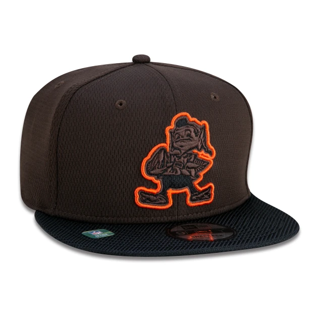 Boné 9FIFTY Cleveland Browns Sideline Cold Weather Aba Reta Marrom