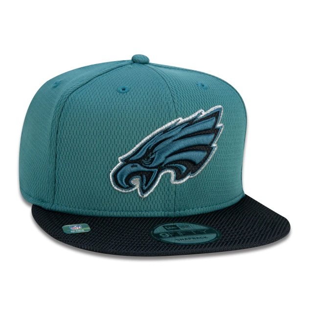 Boné 9FIFTY Philadelphia Eagles Sideline Cold Weather Aba Reta Preto