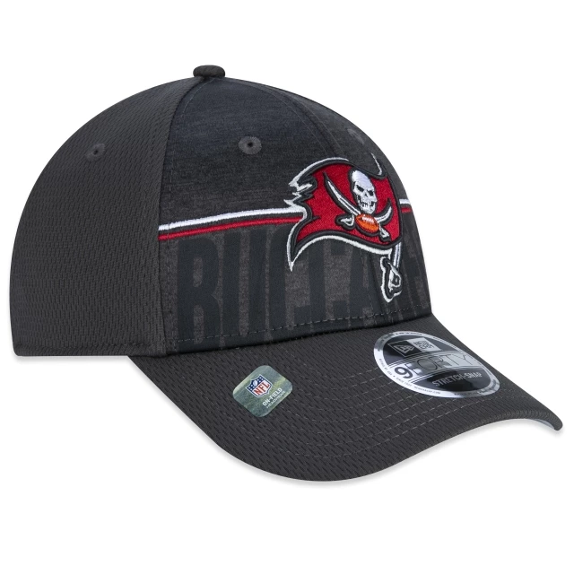 Boné 9FORTY Stretch Snap Tampa Bay Buccaneers NFL Training 23