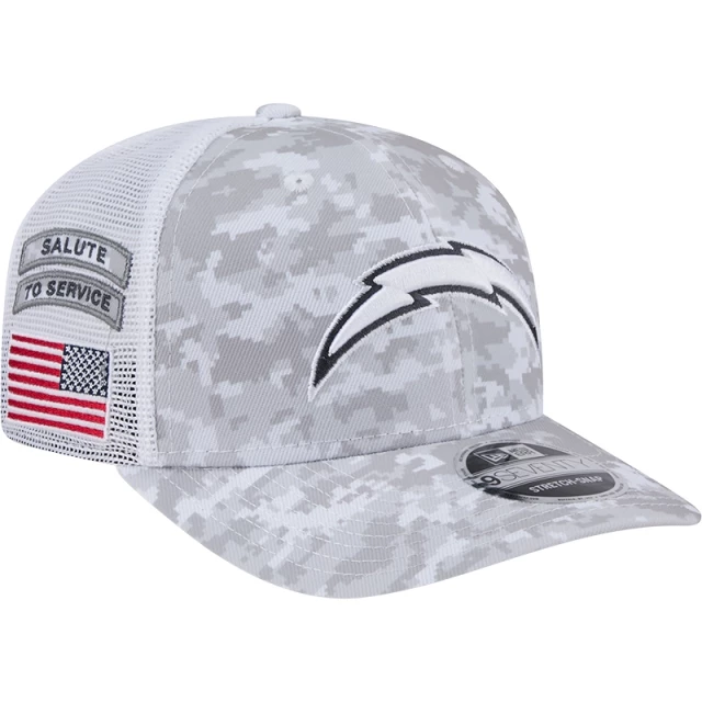 Boné 9SEVENTY Trucker Stretch Snap Los Angeles Chargers NFL Salute To Service 2024-25