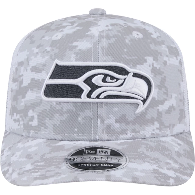 Boné 9SEVENTY Trucker Stretch Snap Seattle Seahawks NFL Salute To Service 2024-25