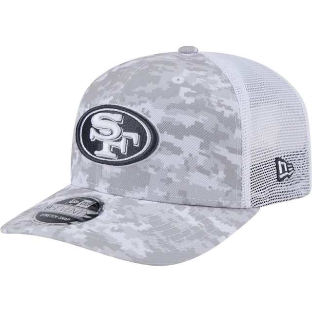 Boné 9SEVENTY Trucker Stretch Snap San Francisco 49ers NFL Salute To Service 2024-25