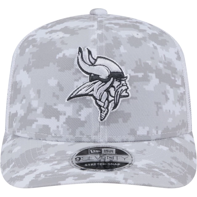 Boné 9SEVENTY Trucker Stretch Snap Minnesota Vikings NFL Salute To Service 2024-25