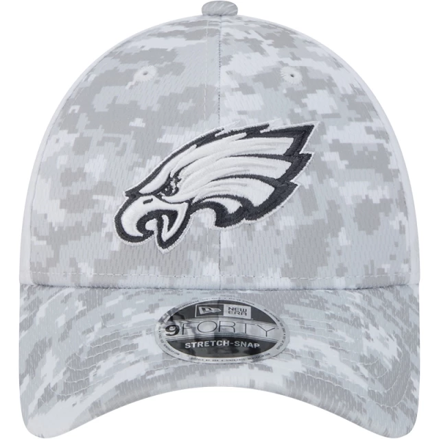 Boné 9FORTY Stretch Snap Philadelphia Eagles NFL Salute To Service 2024-25