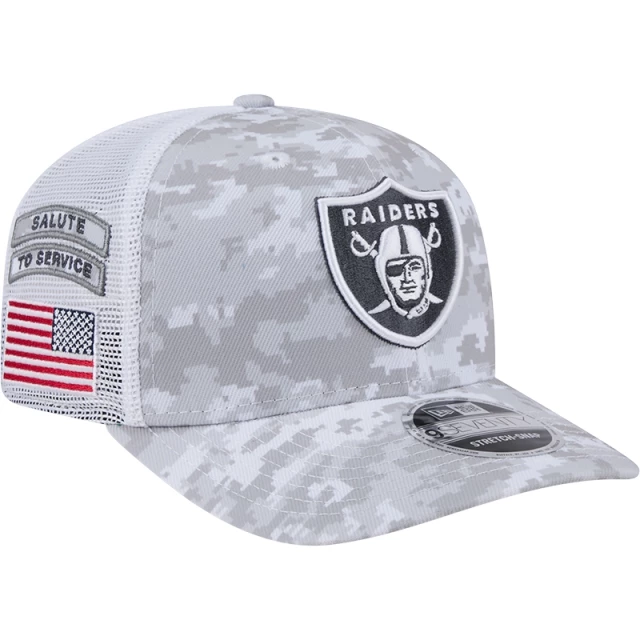 Boné 9SEVENTY Trucker Stretch Snap Las Vegas Raiders NFL Salute To Service 2024-25