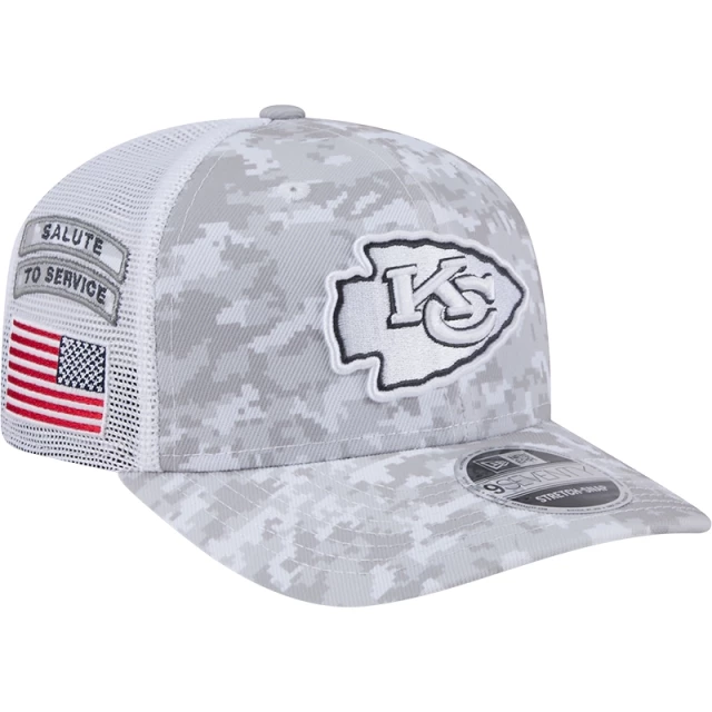 Boné 9SEVENTY Trucker Stretch Snap Kansas City Chiefs NFL Salute To Service 2024-25