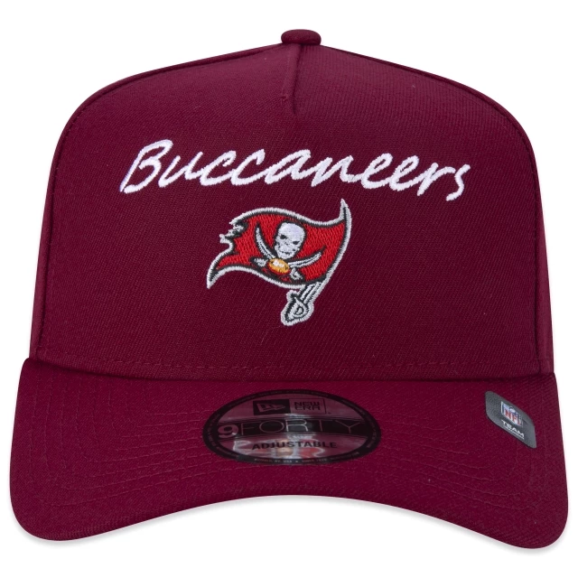 Boné 9FORTY A-Frame Snapback NFL Tampa Bay Buccaneers Classic Aba Curva Vermelho Escuro