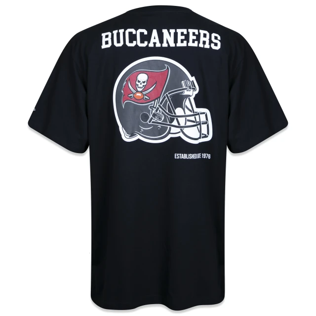 Camiseta Plus Size Regular NFL Tampa Bay Buccaneers Capacete Manga Curta Preta