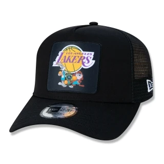 Boné 9FORTY A-Frame Trucker Los Angeles Lakers Space Jam Pernalonga Taz Marvin Aba Curva Preto
