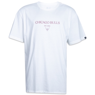 Camiseta Plus Size Regular NBA Chicago Bulls Manga Curta Off White