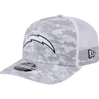 Boné 9SEVENTY Trucker Stretch Snap Los Angeles Chargers NFL Salute To Service 2024-25