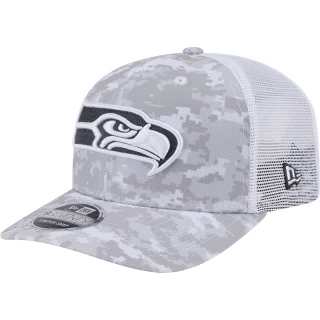 Boné 9SEVENTY Trucker Stretch Snap Seattle Seahawks NFL Salute To Service 2024-25