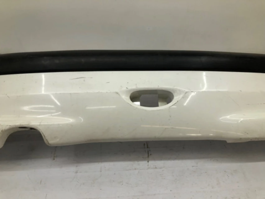 Para Choque Traseiro Peugeot 206 Branco 1999 2003 Detalhe