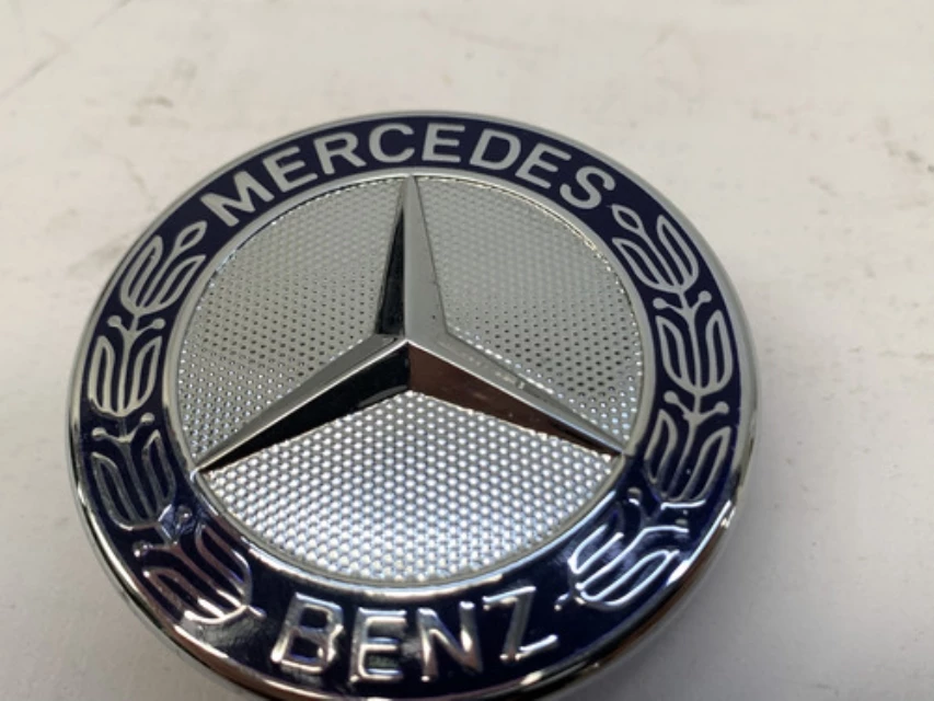 Emblema Capô Mercedes C200 2048170616