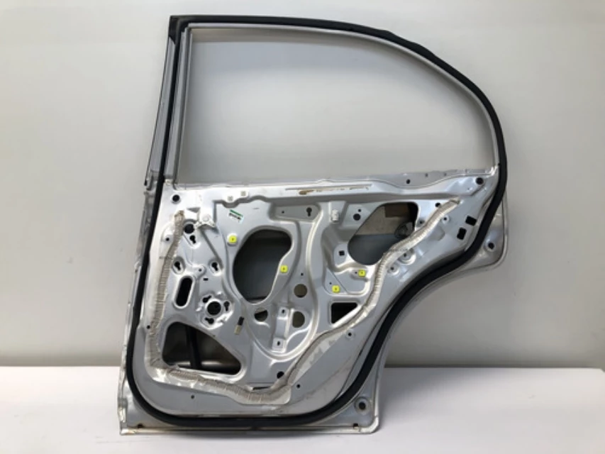 Porta Traseira Direita Honda Civic 2001 2006 Prata Detalhe