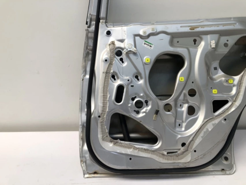 Porta Traseira Direita Honda Civic 2001 2006 Prata Detalhe